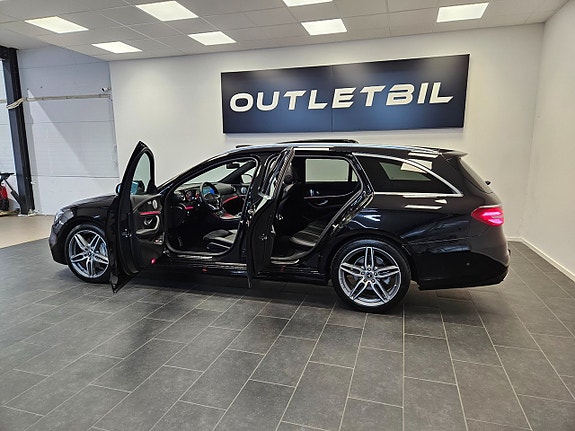 Mercedes-Benz E220 4 of 5