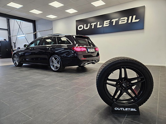 Mercedes-Benz E220 9 of 30