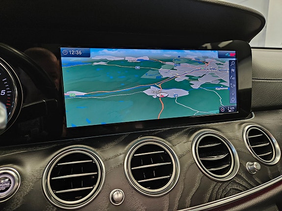 Mercedes-Benz E220 27 of 30