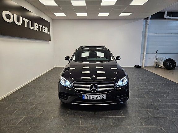 Mercedes-Benz E220 5 of 5