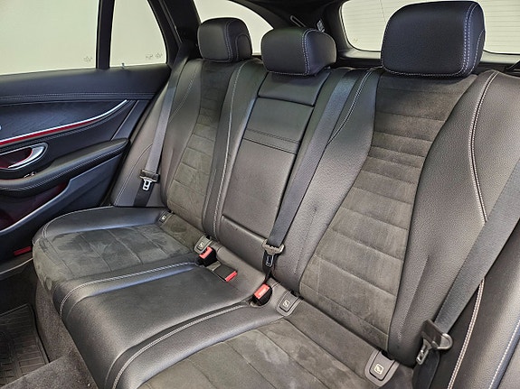 Mercedes-Benz E220 21 of 30