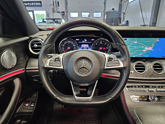 Mercedes-Benz E220 22 of 30