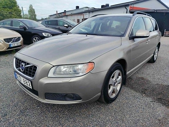 Volvo V70 3 of 5