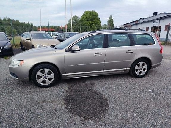 Volvo V70 2 of 5