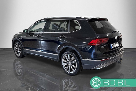 Volkswagen Tiguan Allspace 3 of 5