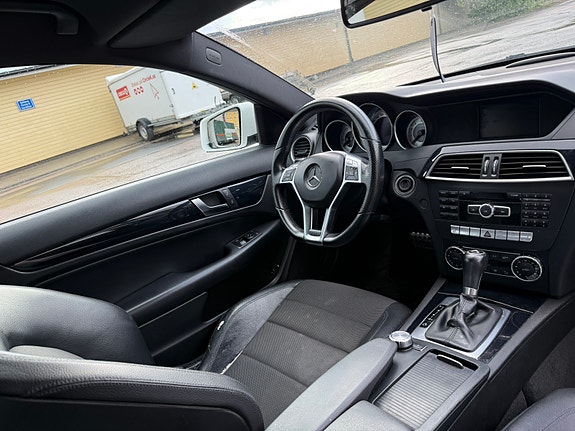 Mercedes-Benz C180 5 of 5