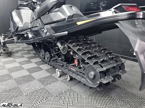 Ski-Doo Renegade X-RS 850 4 of 6