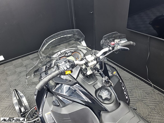 Ski-Doo Renegade X-RS 850 3 of 6