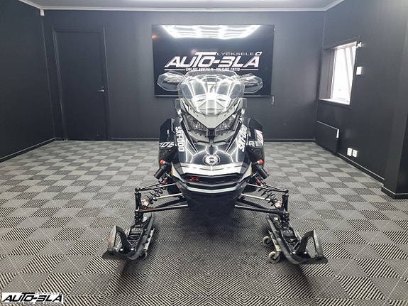 Ski-Doo Renegade X-RS 850 6 of 6
