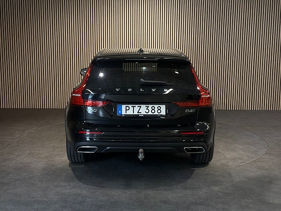 Volvo V60 Cross Country 5 of 23