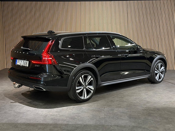 Volvo V60 Cross Country 5 of 5
