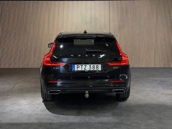 Volvo V60 Cross Country 4 of 5