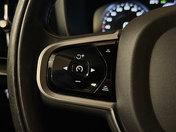 Volvo V60 Cross Country 19 of 23