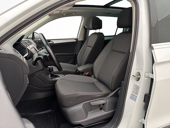 Volkswagen Tiguan 12 of 30