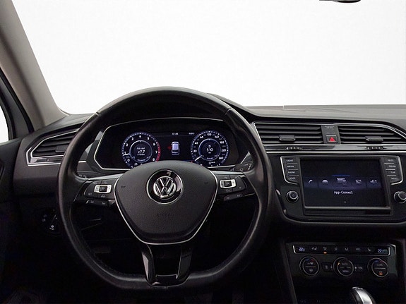 Volkswagen Tiguan 15 of 30