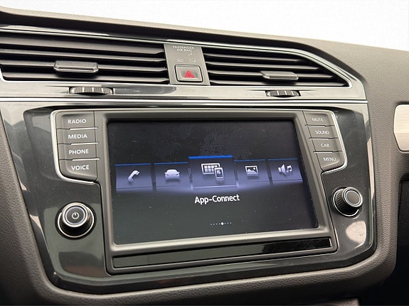 Volkswagen Tiguan 24 of 30
