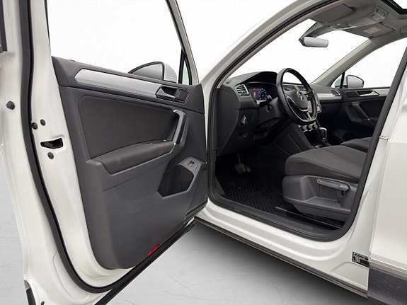 Volkswagen Tiguan 11 of 30