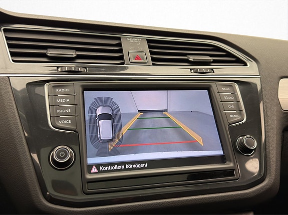 Volkswagen Tiguan 21 of 30