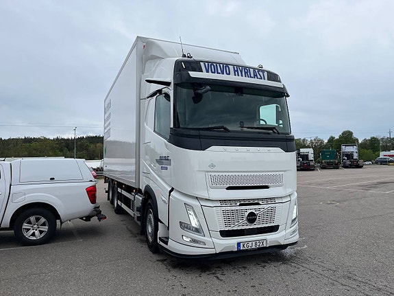 Volvo FH500 LBG skåpbil 2 of 5