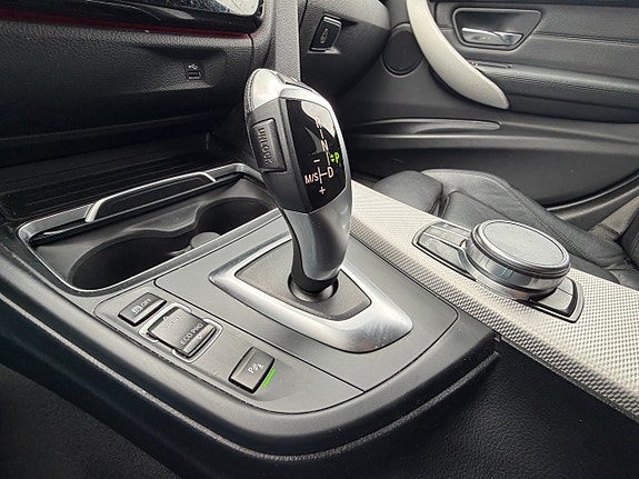 BMW 320d 10 of 17