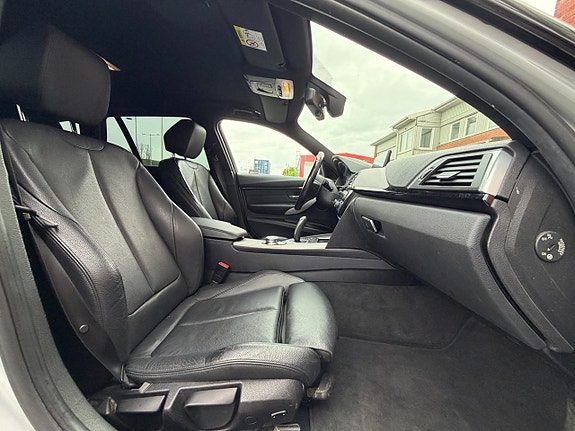 BMW 320d 16 of 17