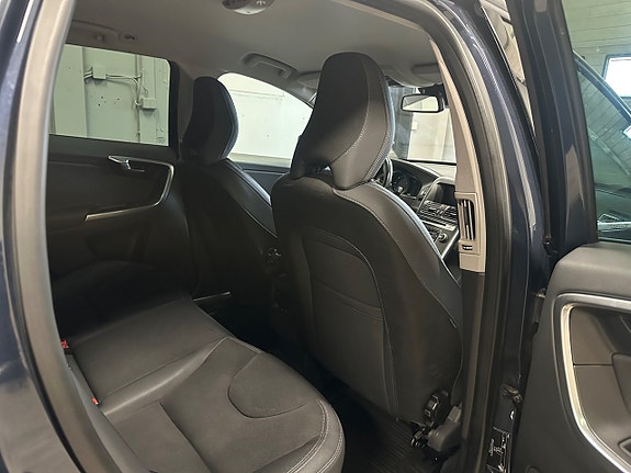Volvo XC60 14 of 18