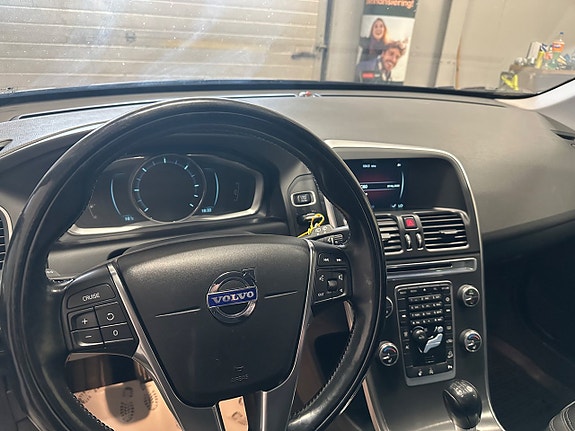 Volvo XC60 9 of 18