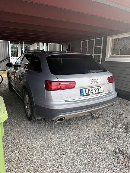 Audi A6 allroad 2 of 5