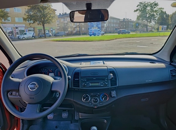 Nissan Micra 4 of 5