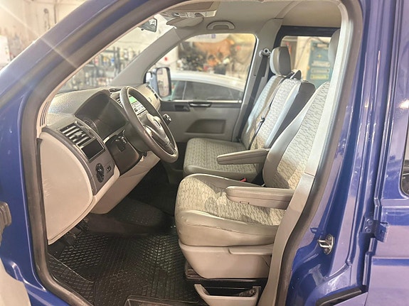Volkswagen Transporter 6 of 17
