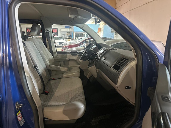 Volkswagen Transporter 8 of 17