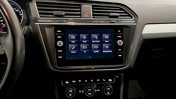 Volkswagen Tiguan 9 of 23