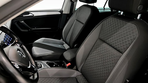 Volkswagen Tiguan 8 of 23