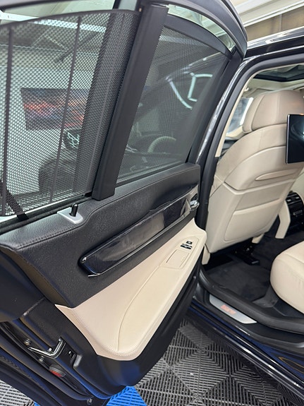 BMW 750i 18 of 22