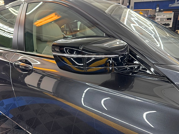 BMW 750i 9 of 22
