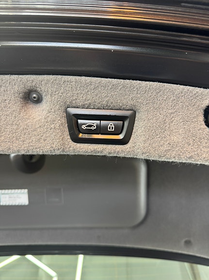 BMW 750i 20 of 22