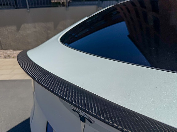 Tesla Model Y 5 of 16