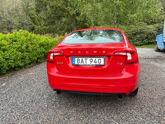 Volvo S60 3 of 5