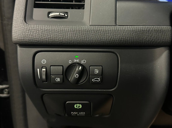Volvo XC60 30 of 30