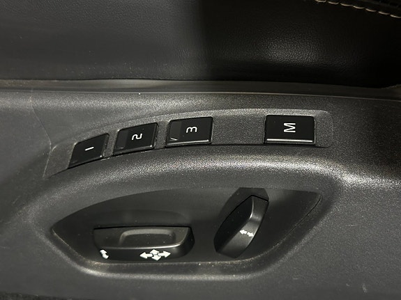 Volvo XC60 29 of 30