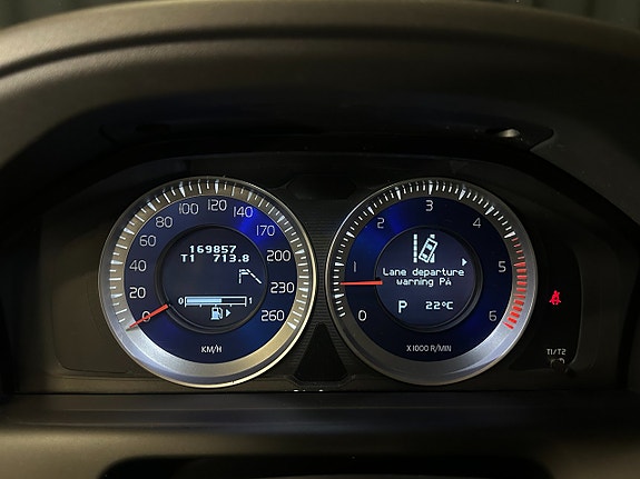 Volvo XC60 22 of 30