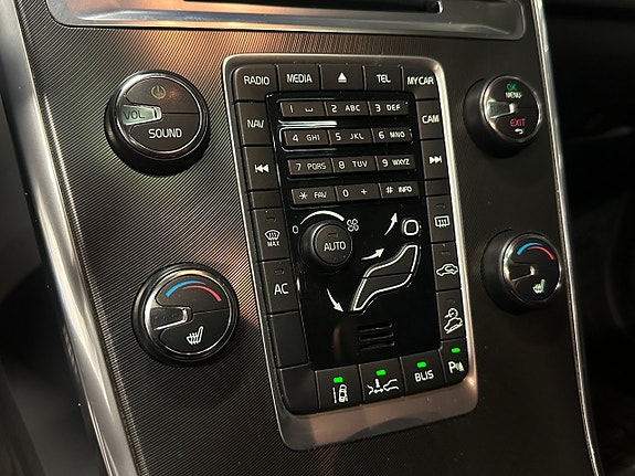 Volvo XC60 23 of 30