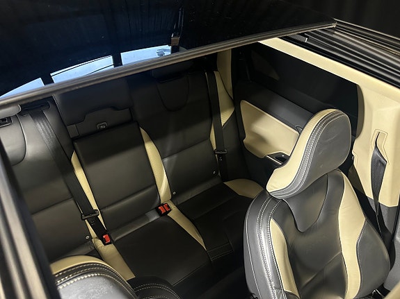 Volvo XC60 16 of 30