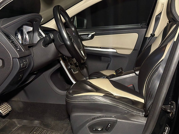 Volvo XC60 12 of 30