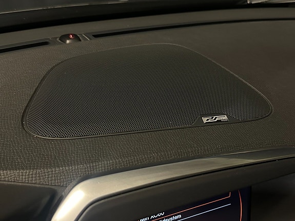 Volvo XC60 27 of 30