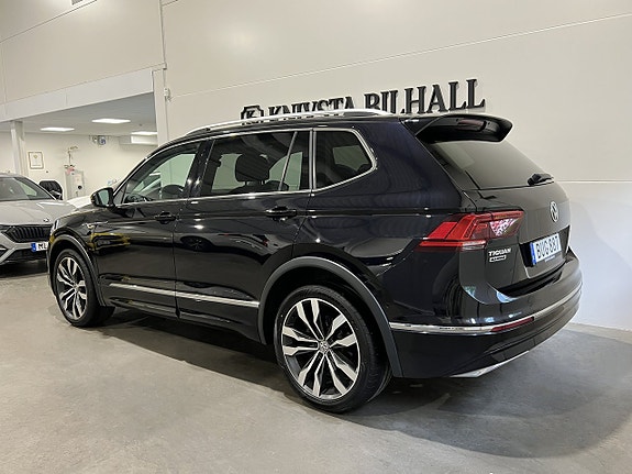 Volkswagen Tiguan Allspace 2 of 5
