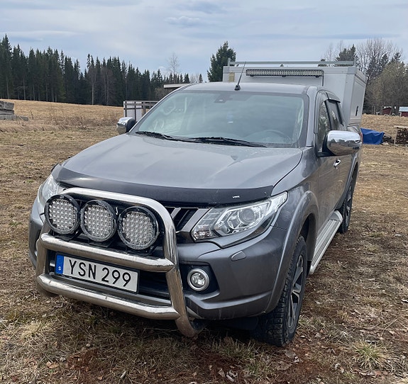 Mitsubishi L200 2 of 4