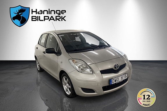 Toyota Yaris 5 of 15