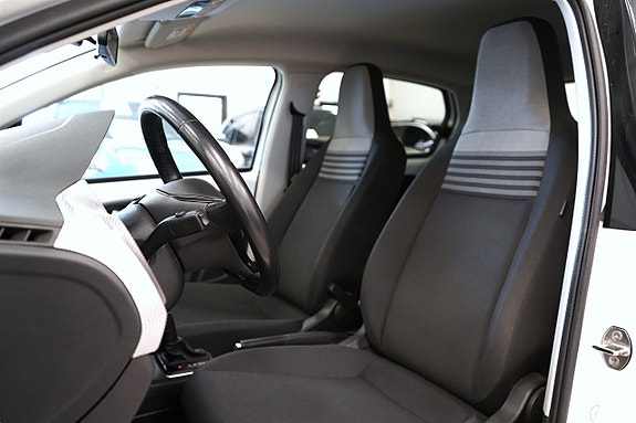 Volkswagen e-Up! 17 of 30