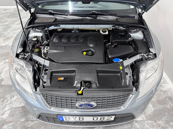 Ford Mondeo 13 of 25